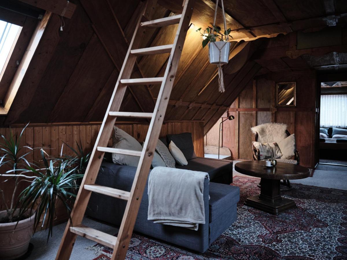 With 3 Apartments, Just Outside Berlin, Near To Tesla * Burig