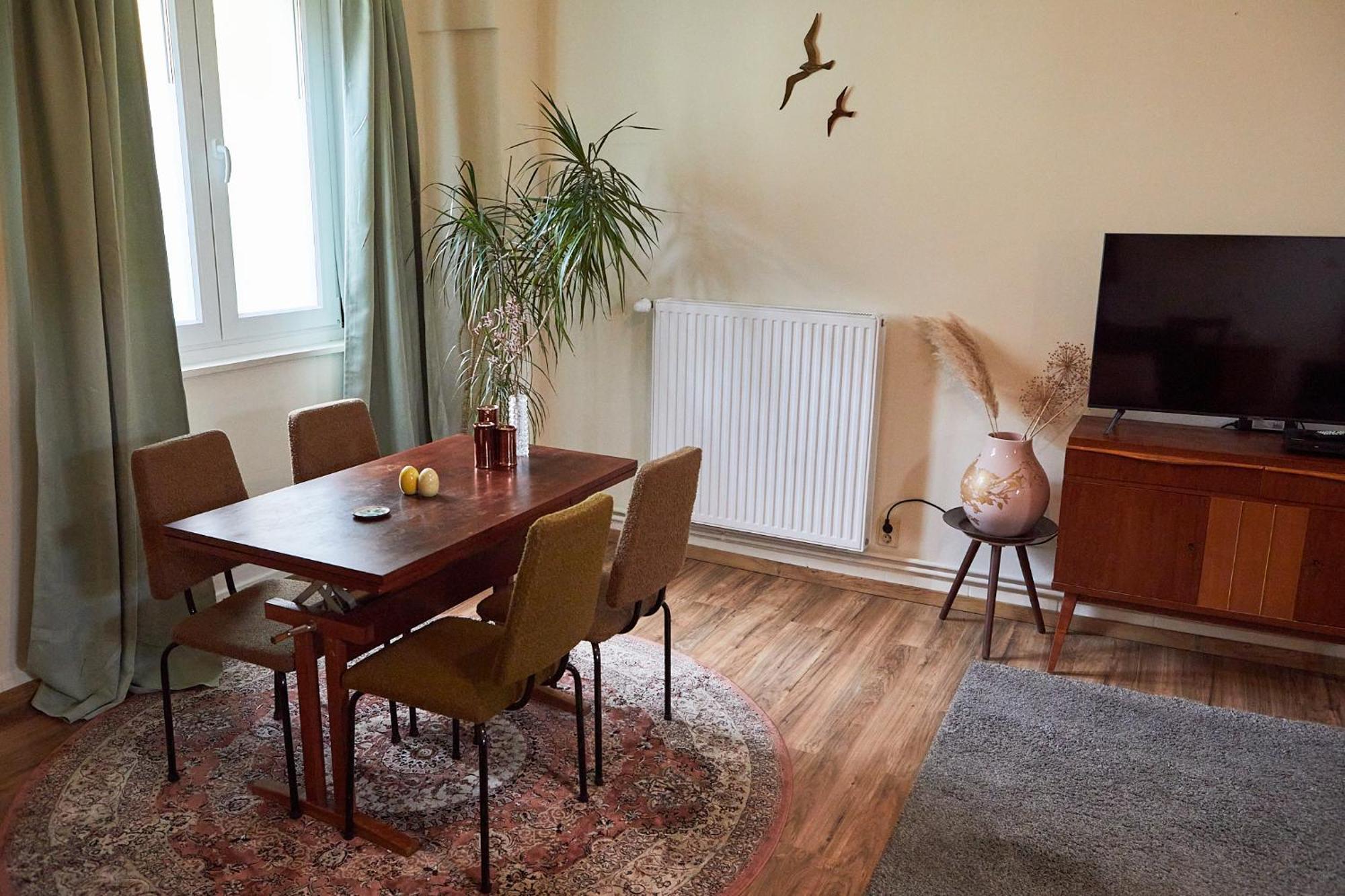 With 3 Apartments, Just Outside Berlin, Near To Tesla * Burig