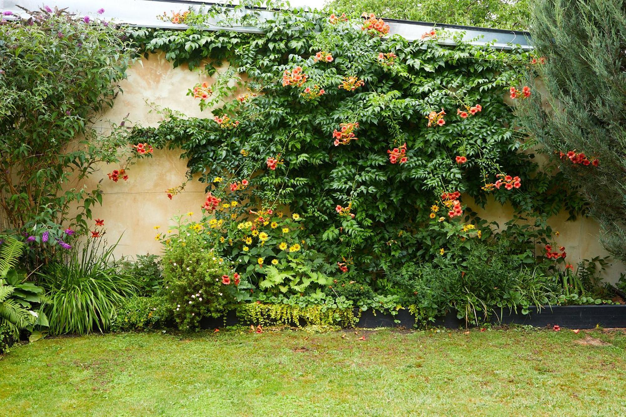 With 3 Apartments, Just Outside Berlin, Near To Tesla Burig