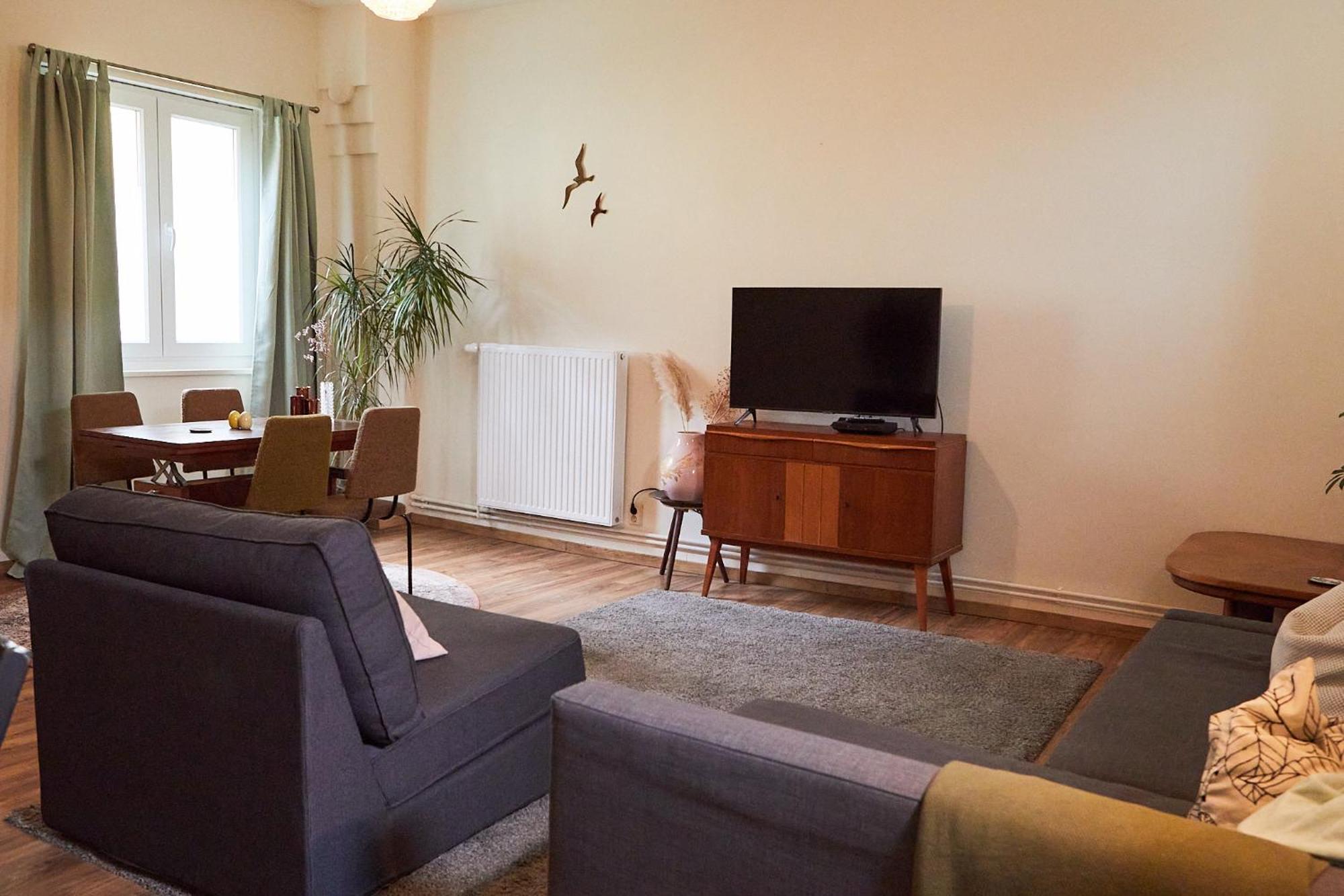 With 3 Apartments, Just Outside Berlin, Near To Tesla Apartment *