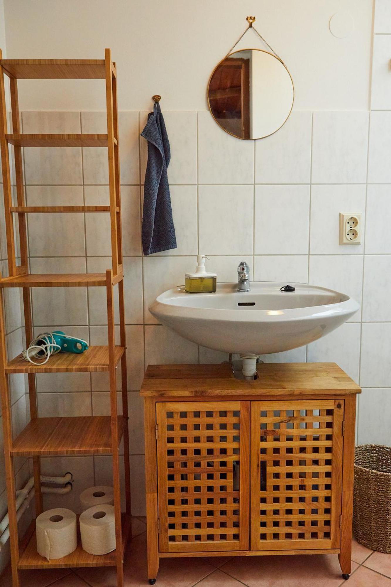 With 3 Apartments, Just Outside Berlin, Near To Tesla Apartment Burig